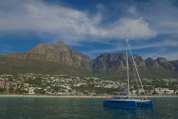 CRUISING WORLD: BALANCE 526 REVIEW